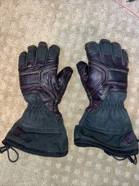 Black Diamond Guide Pro Series Gore-Tex Gloves, Women's Size XS, Burgundy/Black